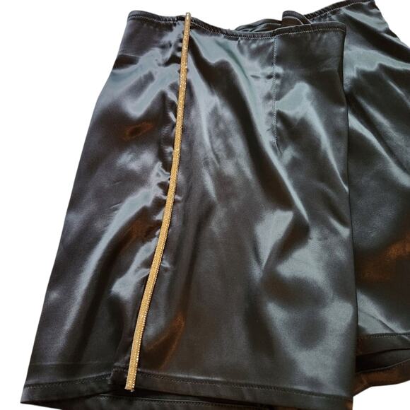 AKIRA black satin booty shorts size L - Picture 3 of 7